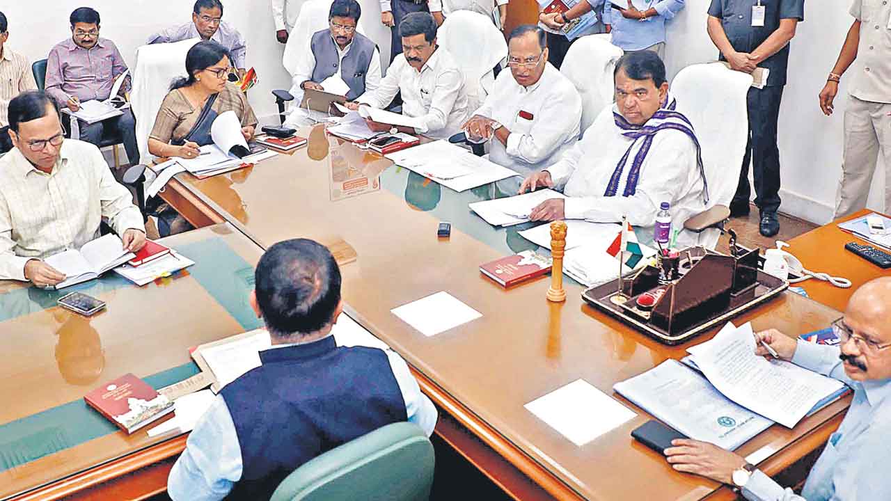 అర్థవంతమైన చర్చకు సహకరించాలి