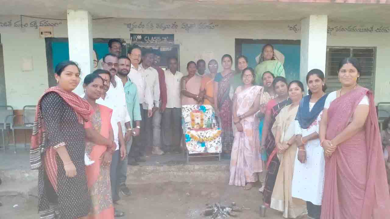 సేవాలాల్‌ చూపిన బాటలో నడవాలి