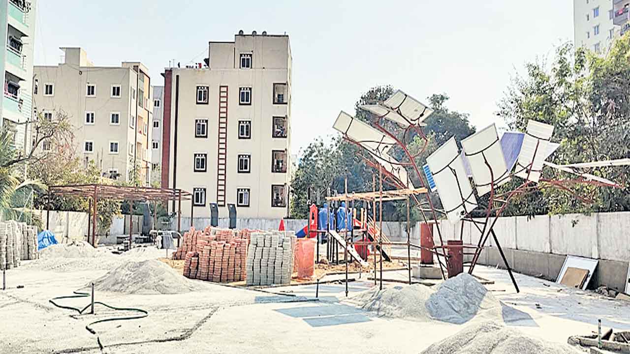 వేగంగా..థీమ్ పార్కు పనులు