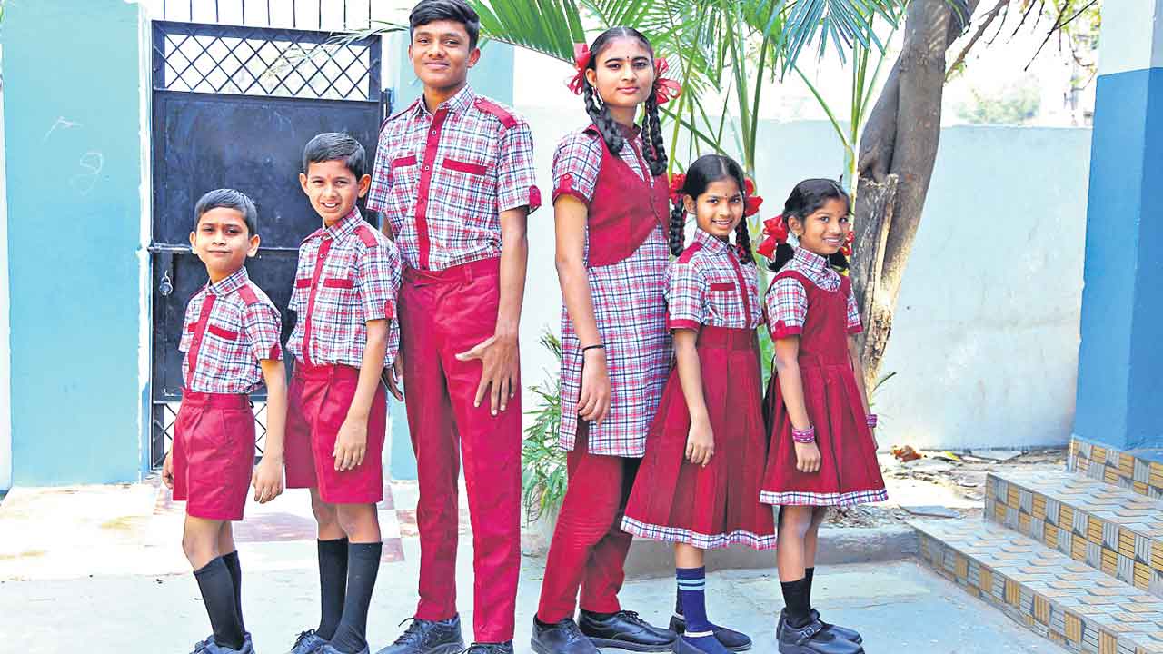 ఇక కొత్త యూనిఫాంలు.. డిజైన్‌ మార్చిన విద్యా శాఖ