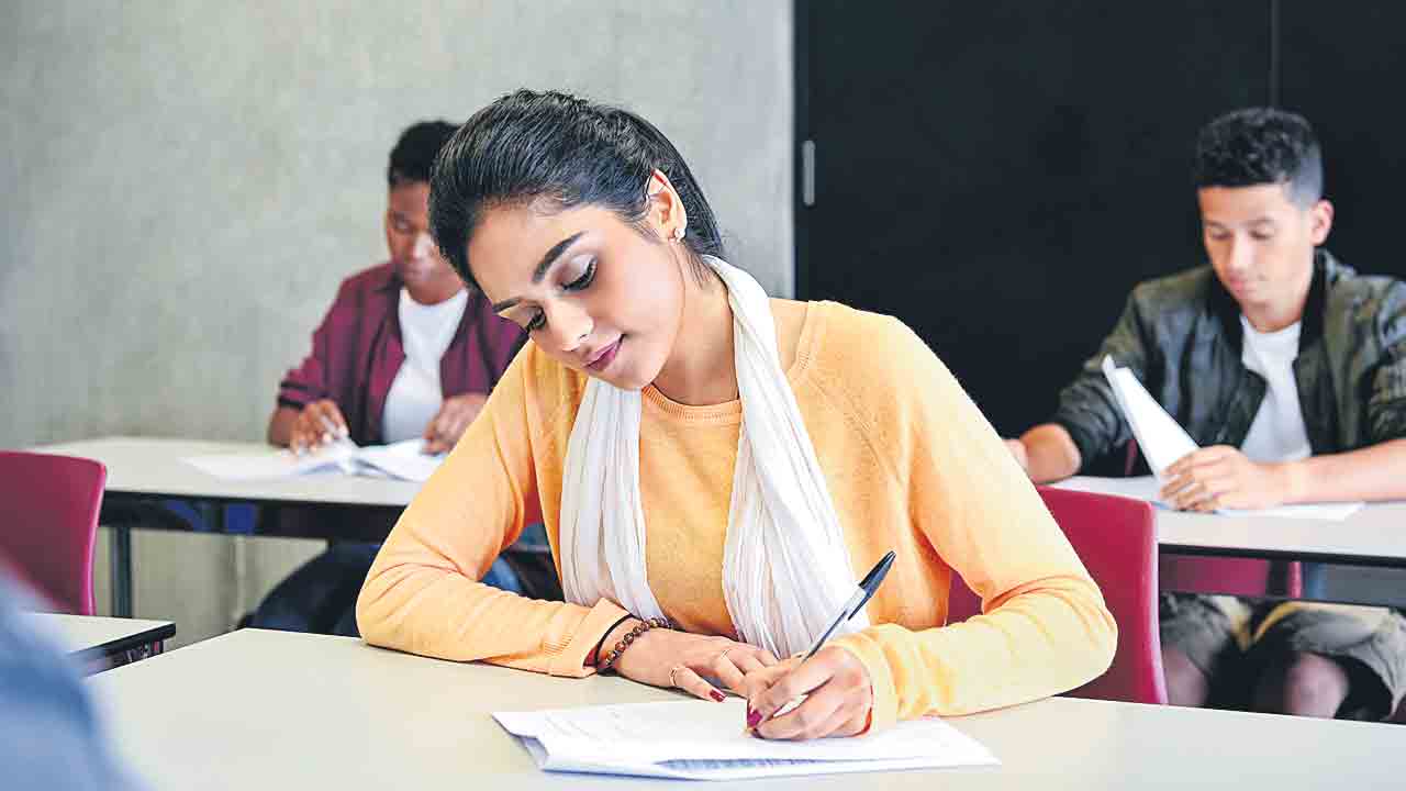 ఏప్రిల్‌లో జేఈఈ మెయిన్‌-2.. మార్చి 12 వరకు దరఖాస్తులు