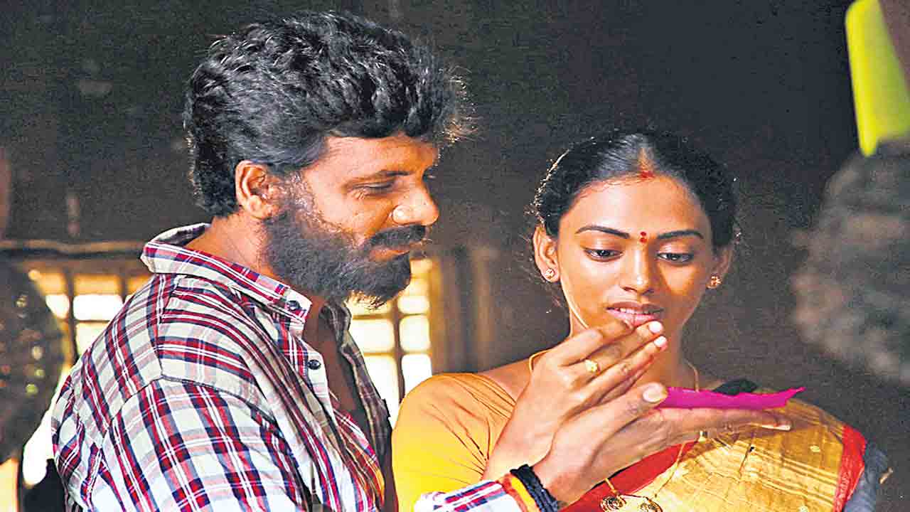 ఊరి పొలిమేరలో..