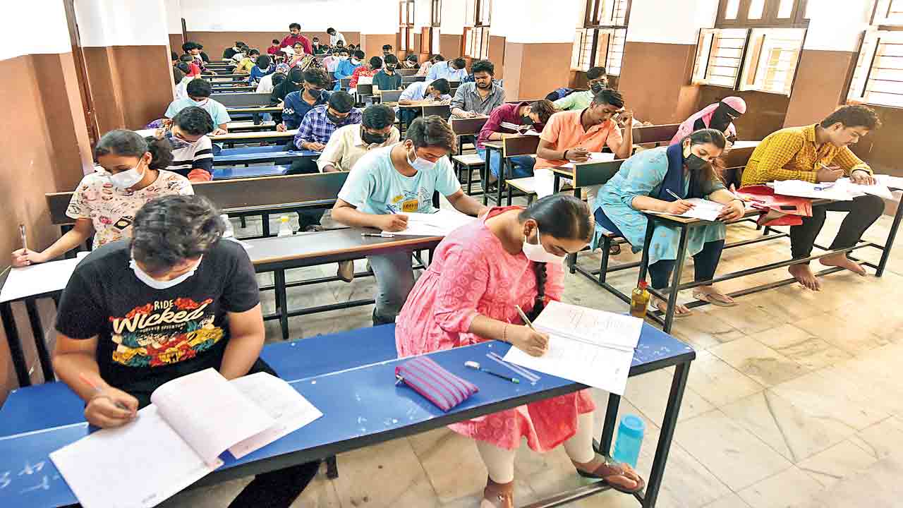 ఇంటర్‌ పరీక్షలకు 9.51లక్షల విద్యార్థులు