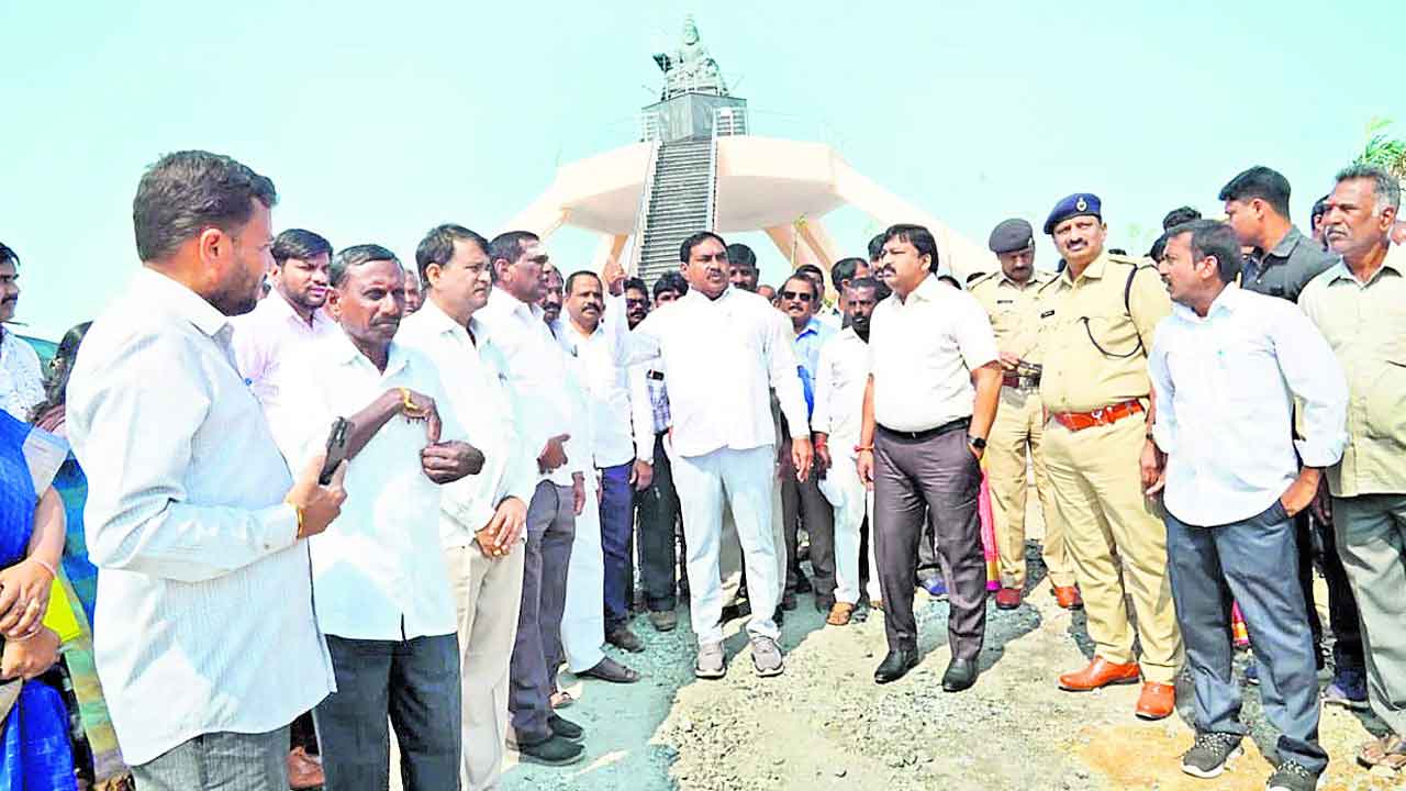 బ్రహ్మాండంగా బ్రహ్మోత్సవాలు