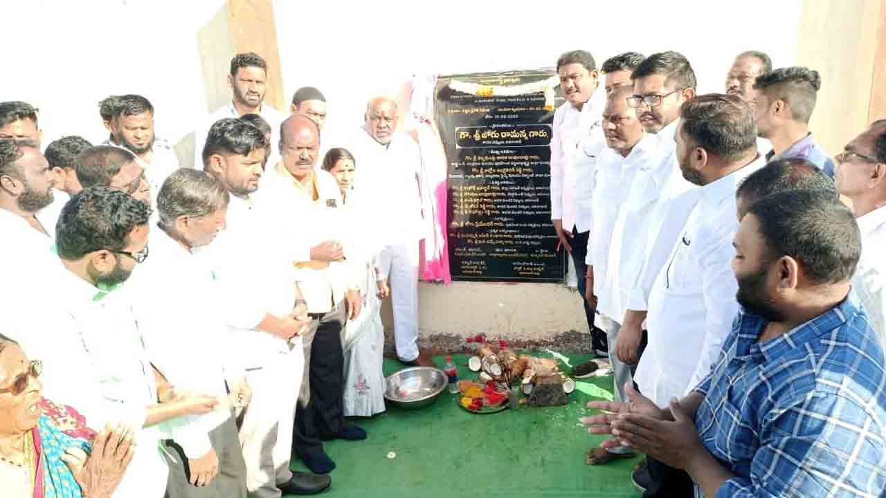 పేదల నడ్డి విరుస్తున్న కేంద్రం