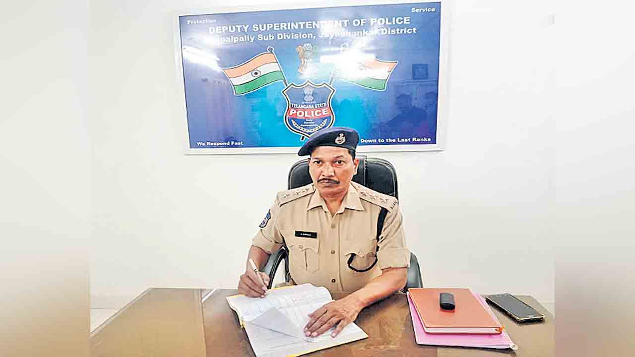 అవమానంతోనే రక్షిత ఆత్మహత్య