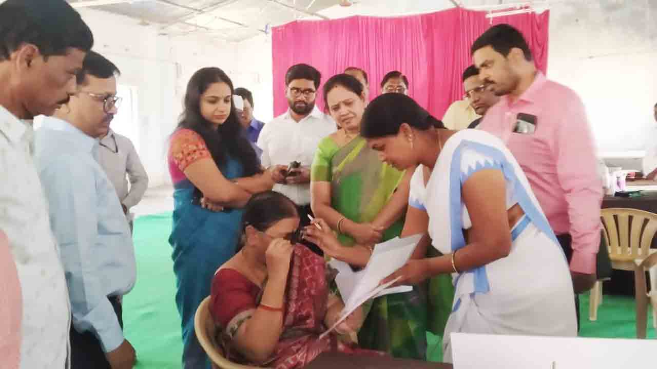 కంటి వెలుగు అద్భుత కార్యక్రమం