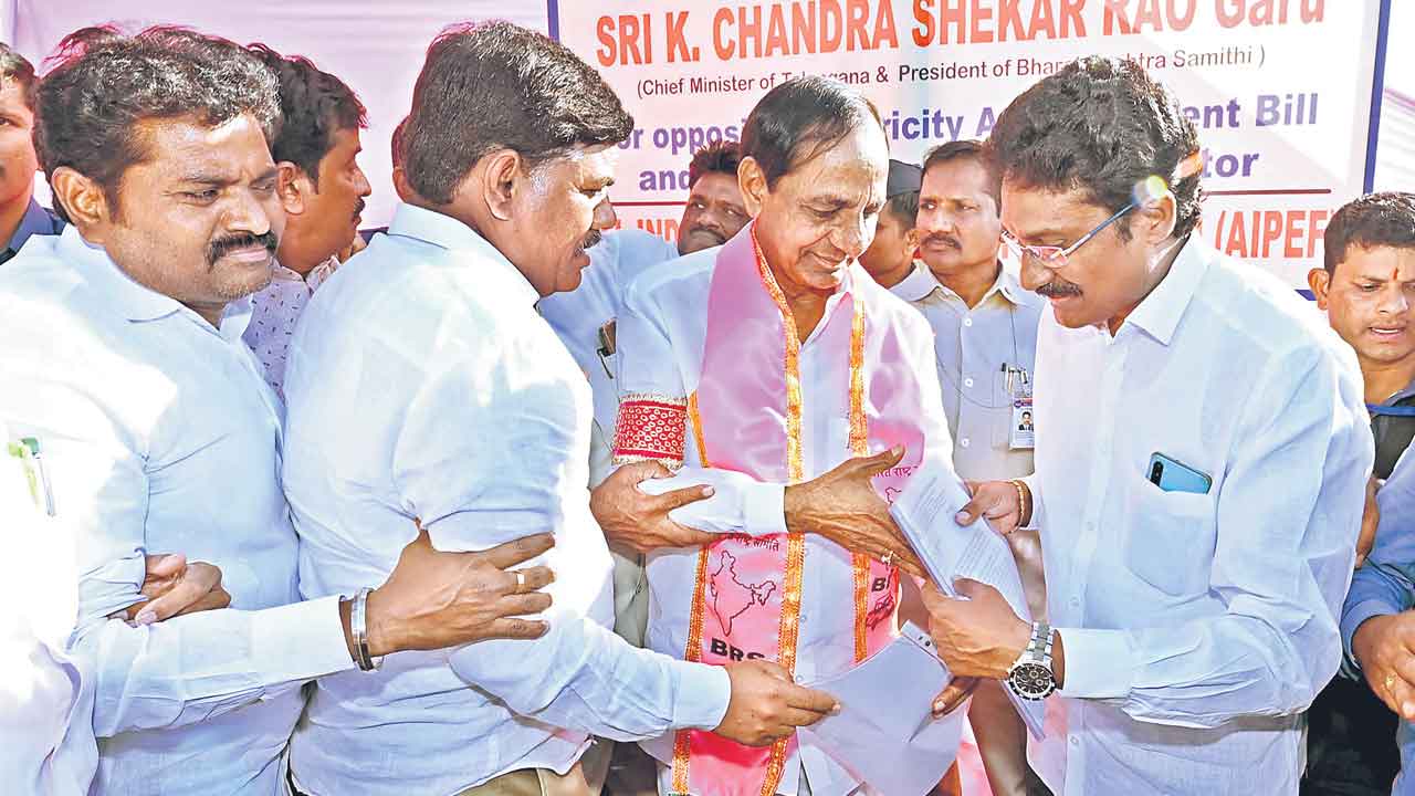 ‘విద్యుత్తు ప్రైవేటీకరణ’పై గళమెత్తిన కేసీఆర్‌