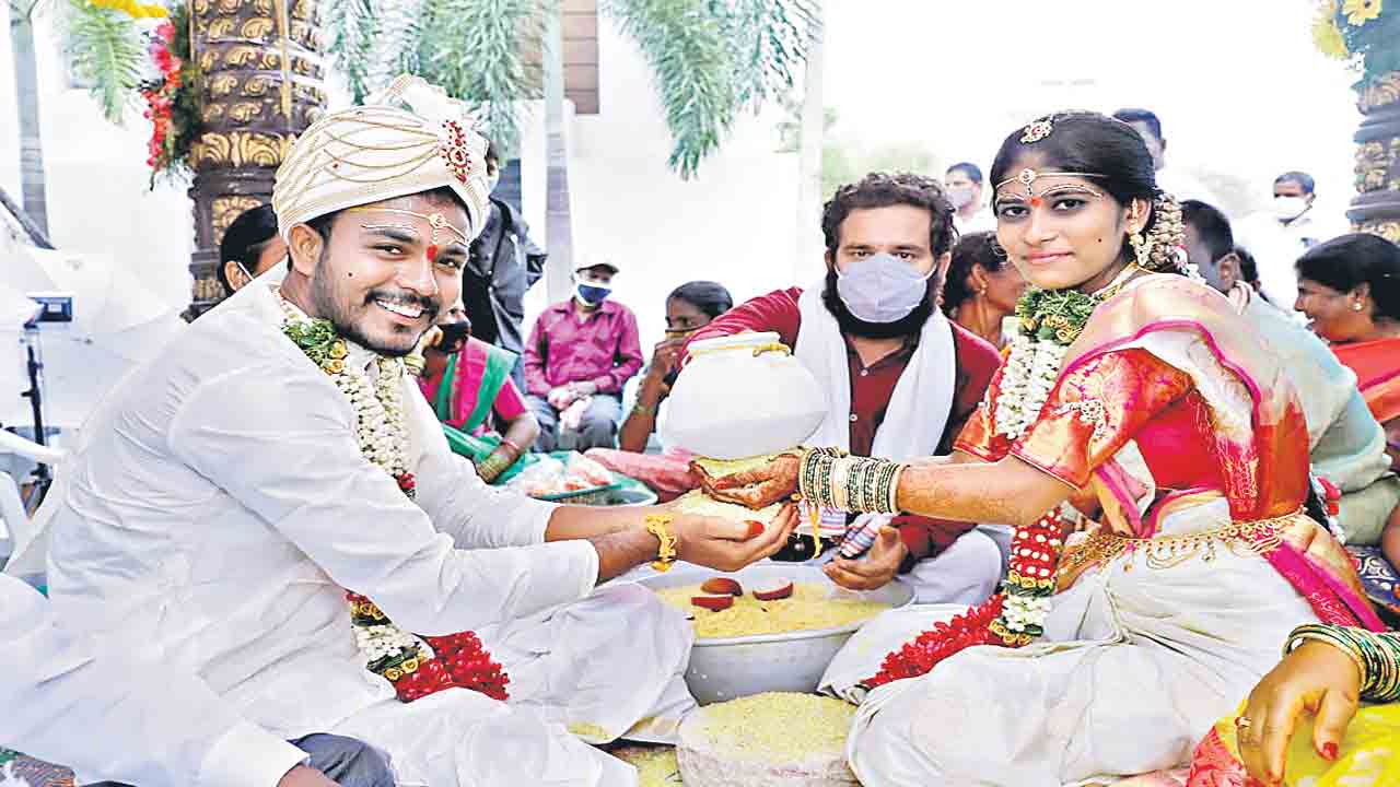 పేదింట ‘కల్యాణ’కాంతులు