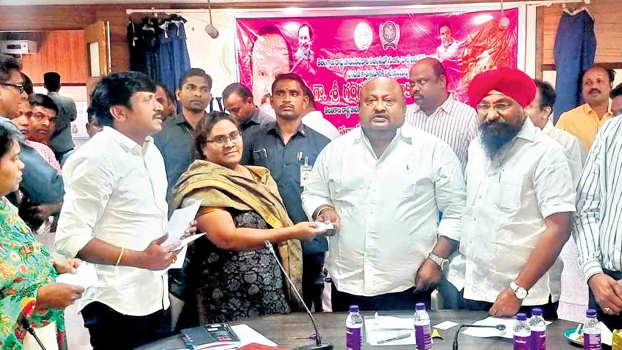 ధాన్యంపై కేంద్రంతో రేపు చర్చలు