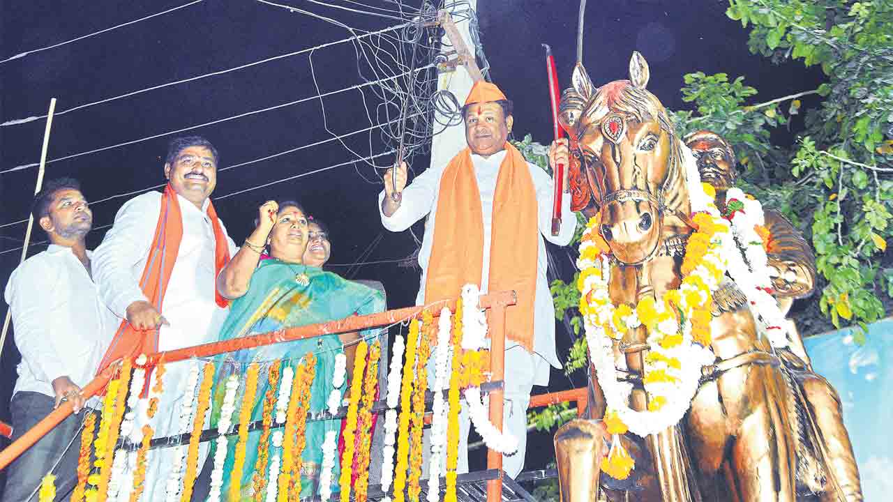 శివాజీ స్మరణలో..