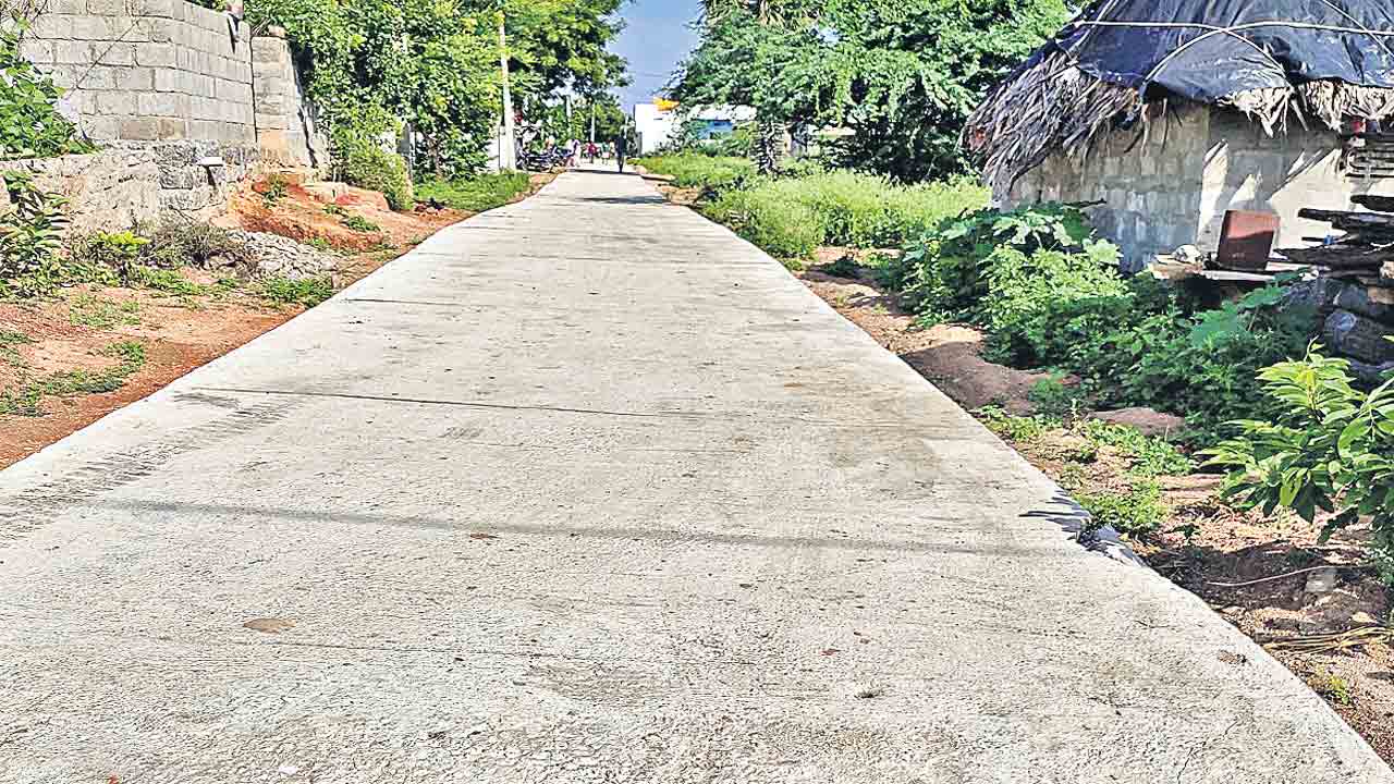 తెలంగాణలో రోడ్లు నిగనిగ