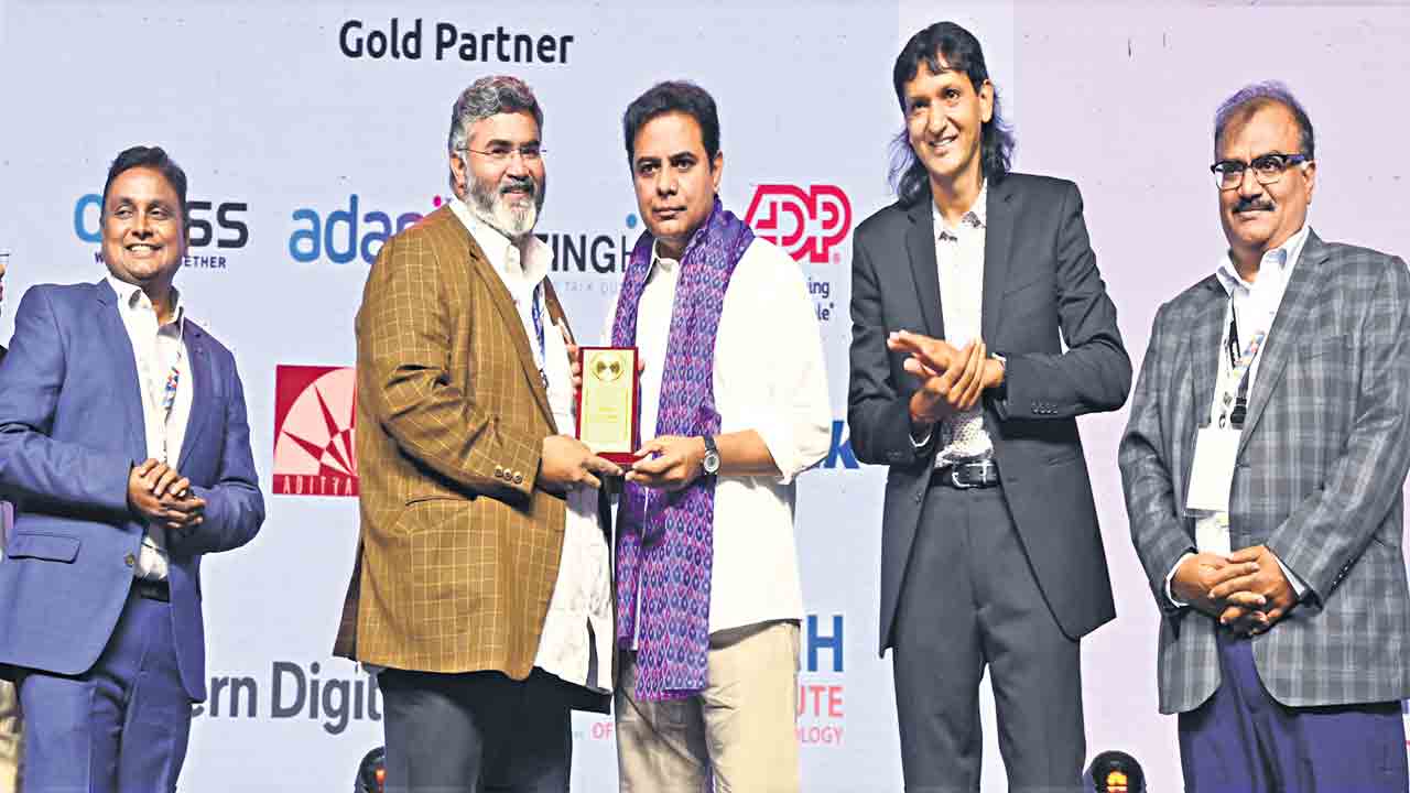 వనరులున్నా సంకల్పం కరువు: మంత్రి కేటీఆర్