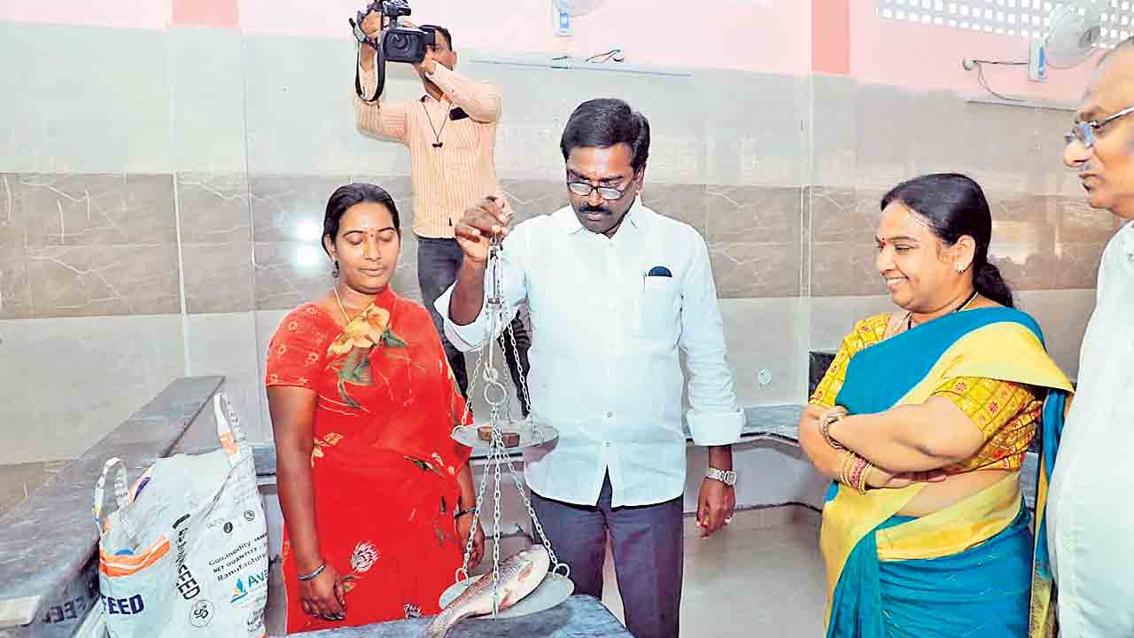 ఖమ్మంలో అత్యాధునిక మార్కెట్‌