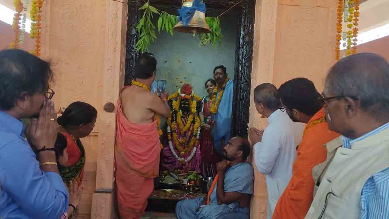 వైభవంగా గణపతి విగ్రహ ప్రతిష్ఠాపన 