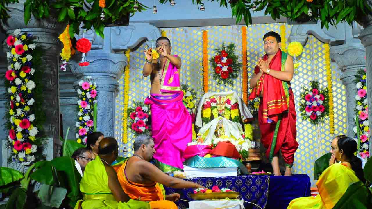 యాదగిరిగుట్టలో నిత్యోత్సవాలు