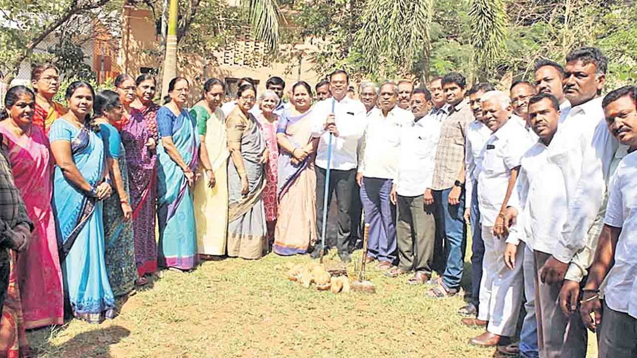 పార్కులకు కొత్త అందాలు