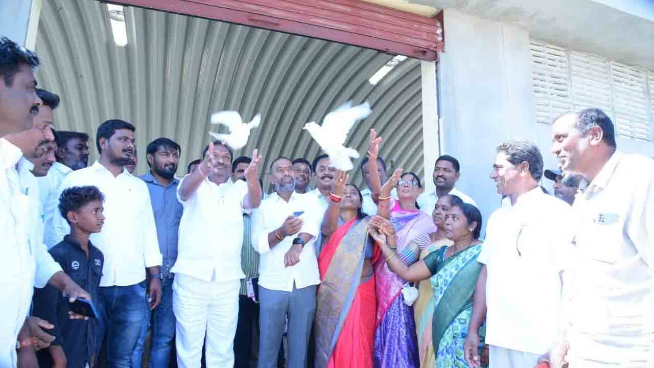 కేసీఆర్‌ నాయకత్వమే రక్ష