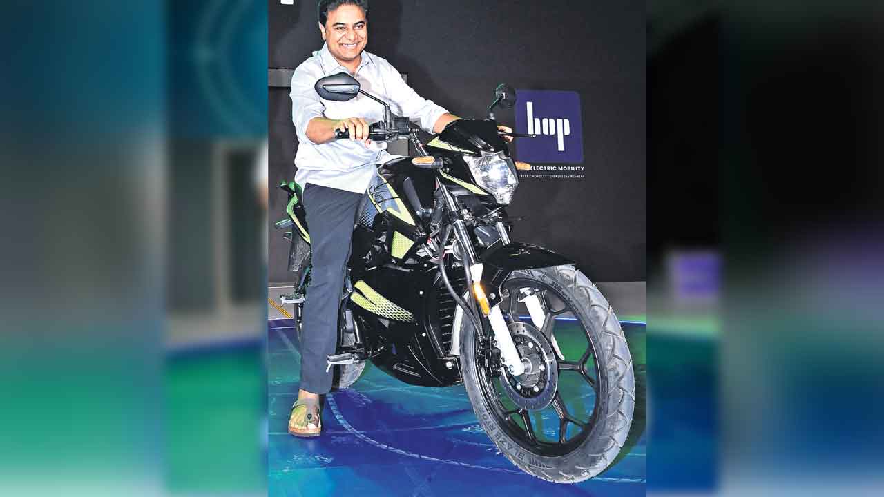 ఈవీ హబ్‌గా తెలంగాణ.. సరికొత్త మాడళ్లతో ఈ-మోటర్‌ షో