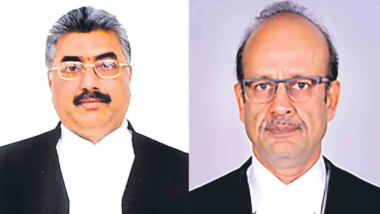 సుప్రీం జడ్జిలుగా ఇద్దరు ప్రమాణం