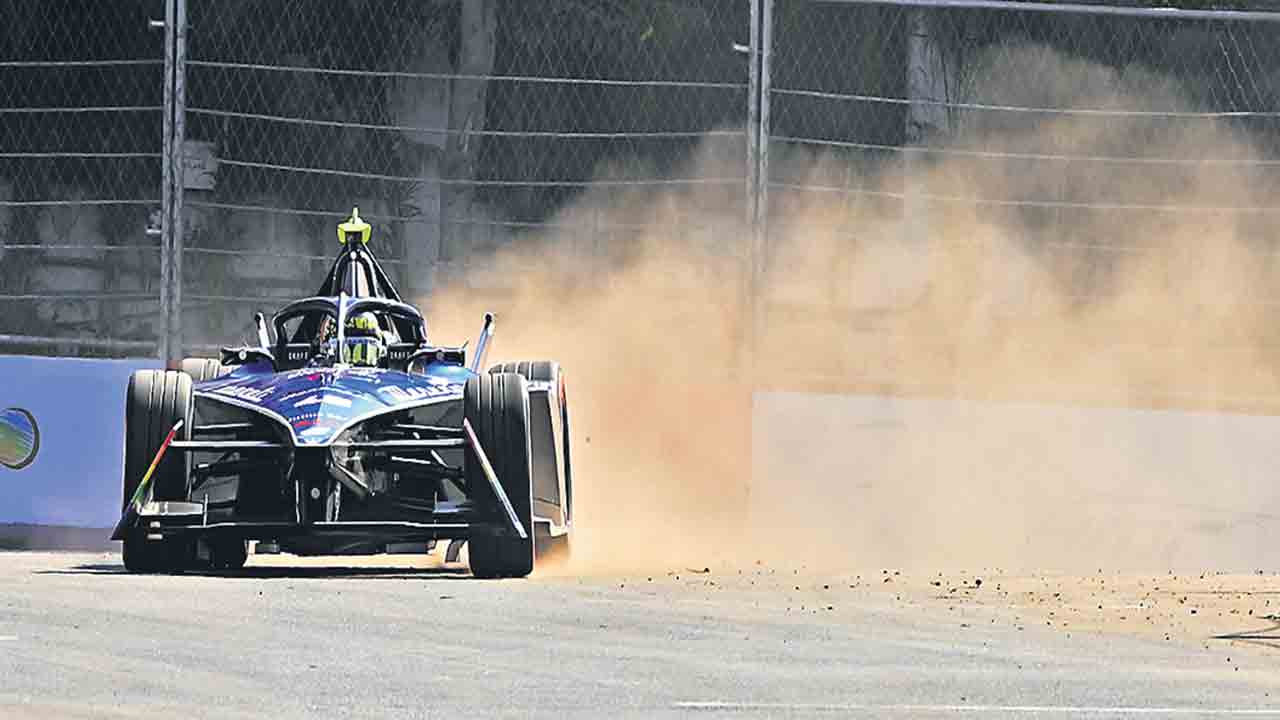 ప్రారంభమైన ఫార్ములా ఈ-కార్‌ ప్రీ ప్రాక్టీస్‌-2