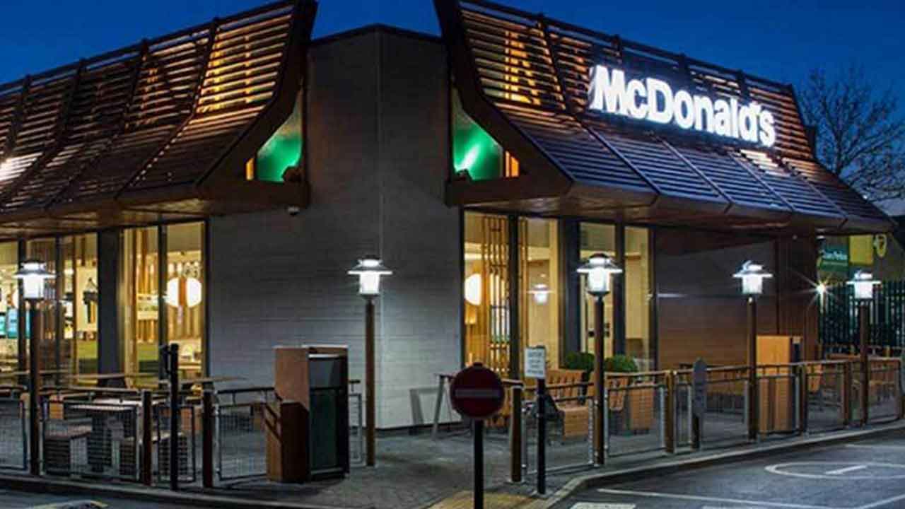 మెక్‌ డొనాల్డ్స్‌ రోబో అవుట్‌లెట్‌