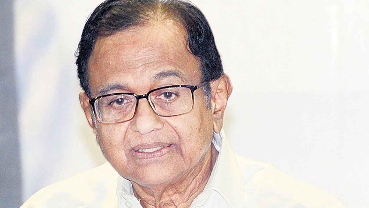 గృహ రుణం పొదుపు కాదా? ఆర్థిక శాఖ కార్యదర్శిపై చిదంబరం మండిపాటు