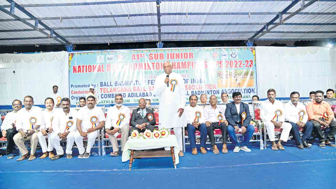 ఊరికో క్రీడా మైదానం ఘనత కేసీఆర్‌దే