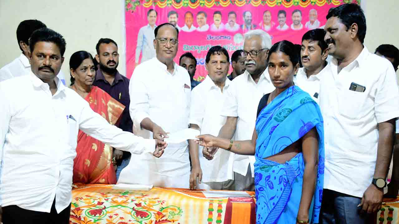 సంక్షేమంలో దేశానికే రోల్‌ మోడల్‌ తెలంగాణ