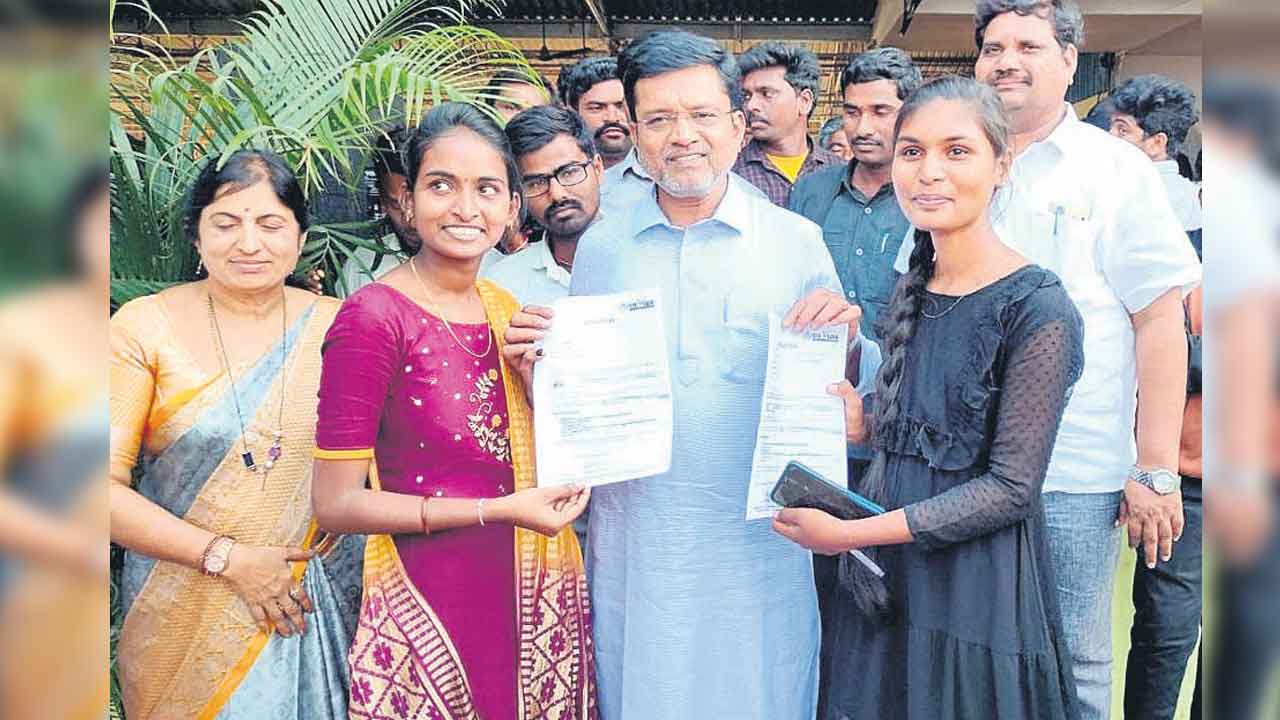 మెగా జాబ్‌మేళాకు విశేష స్పందన