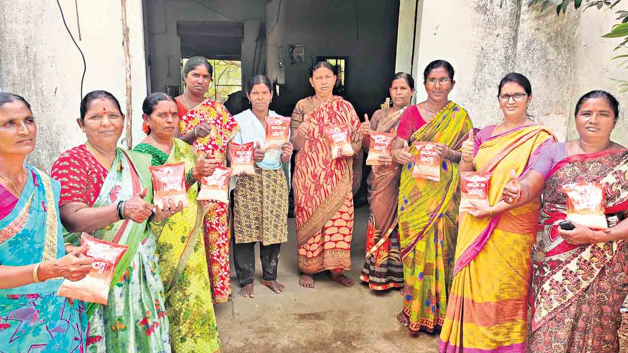 పదిమందికి.. ఆసరా!