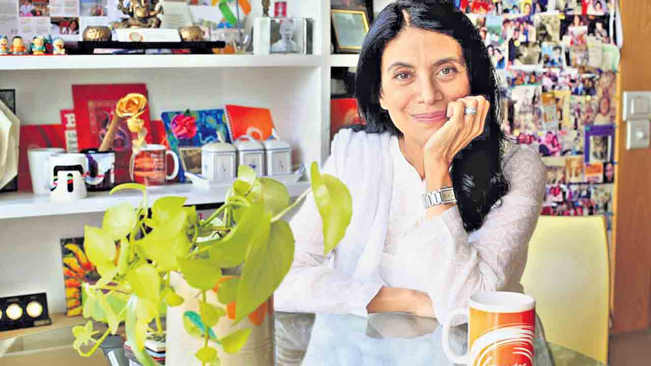 జయ హో.. జరీనా!