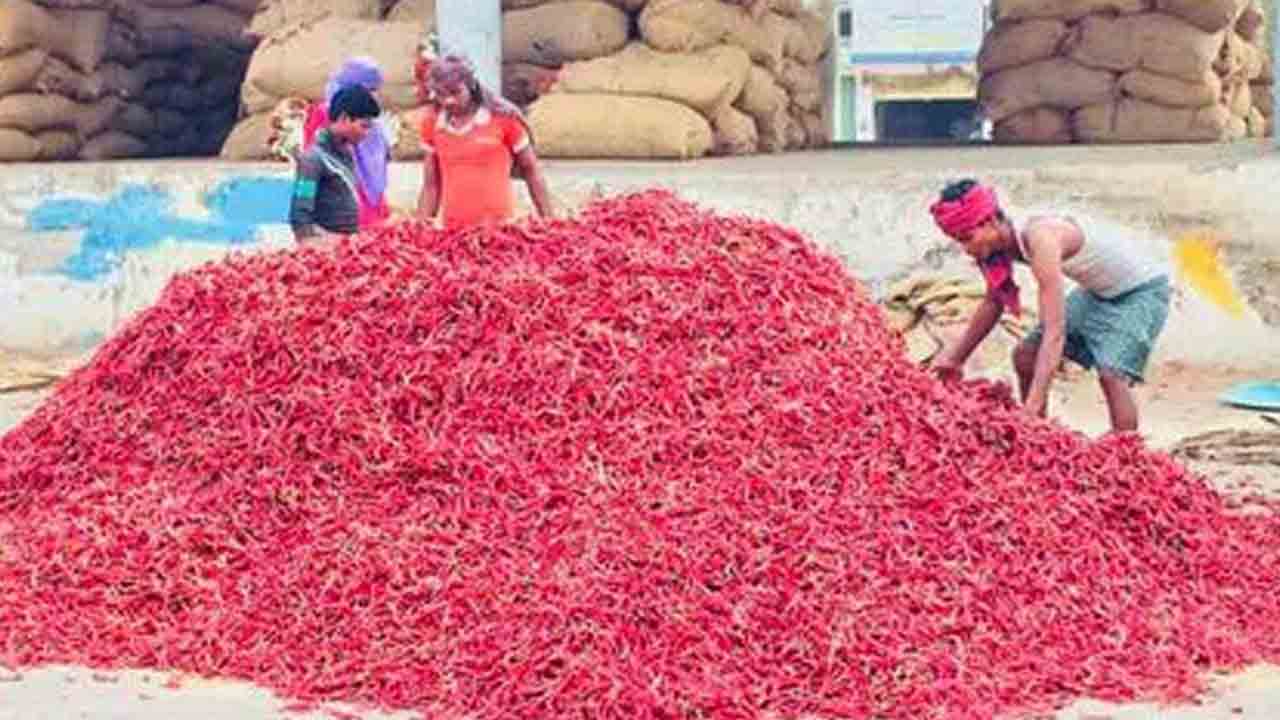 సూర్యాపేట మార్కెట్‌ కళకళ