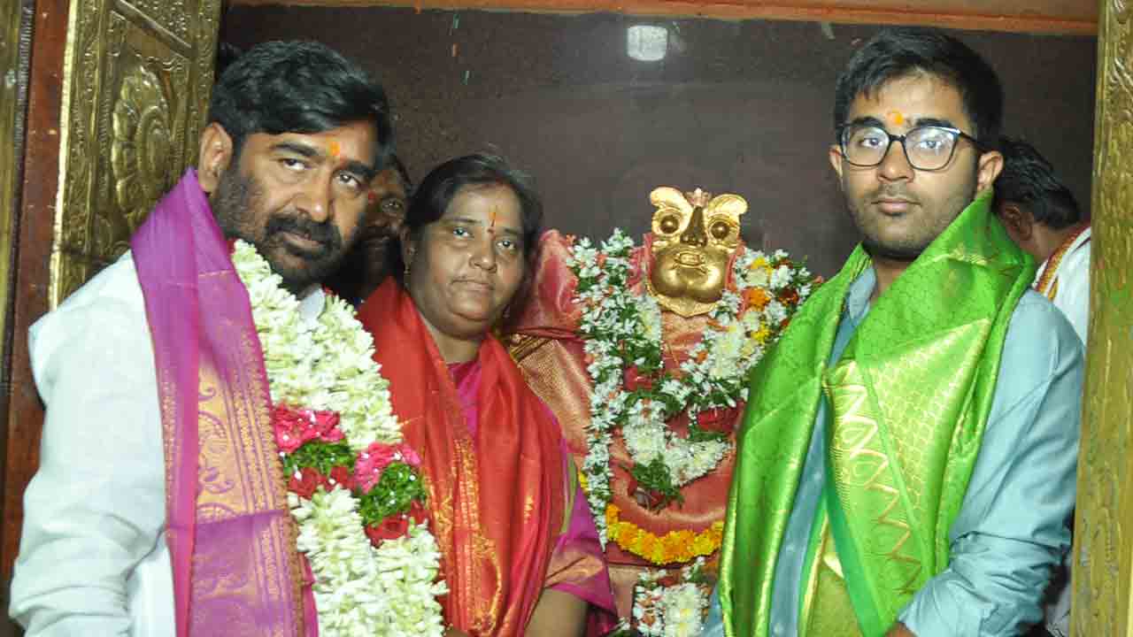 పెద్దగట్టు జాతరలో ప్రతిబింబిస్తున్న ఆనందం