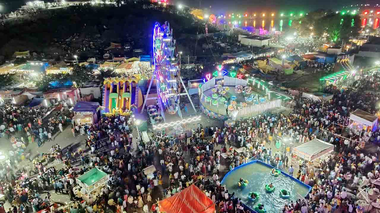 పెద్దగట్టు జాతరలో భక్తుల కోలాహలం