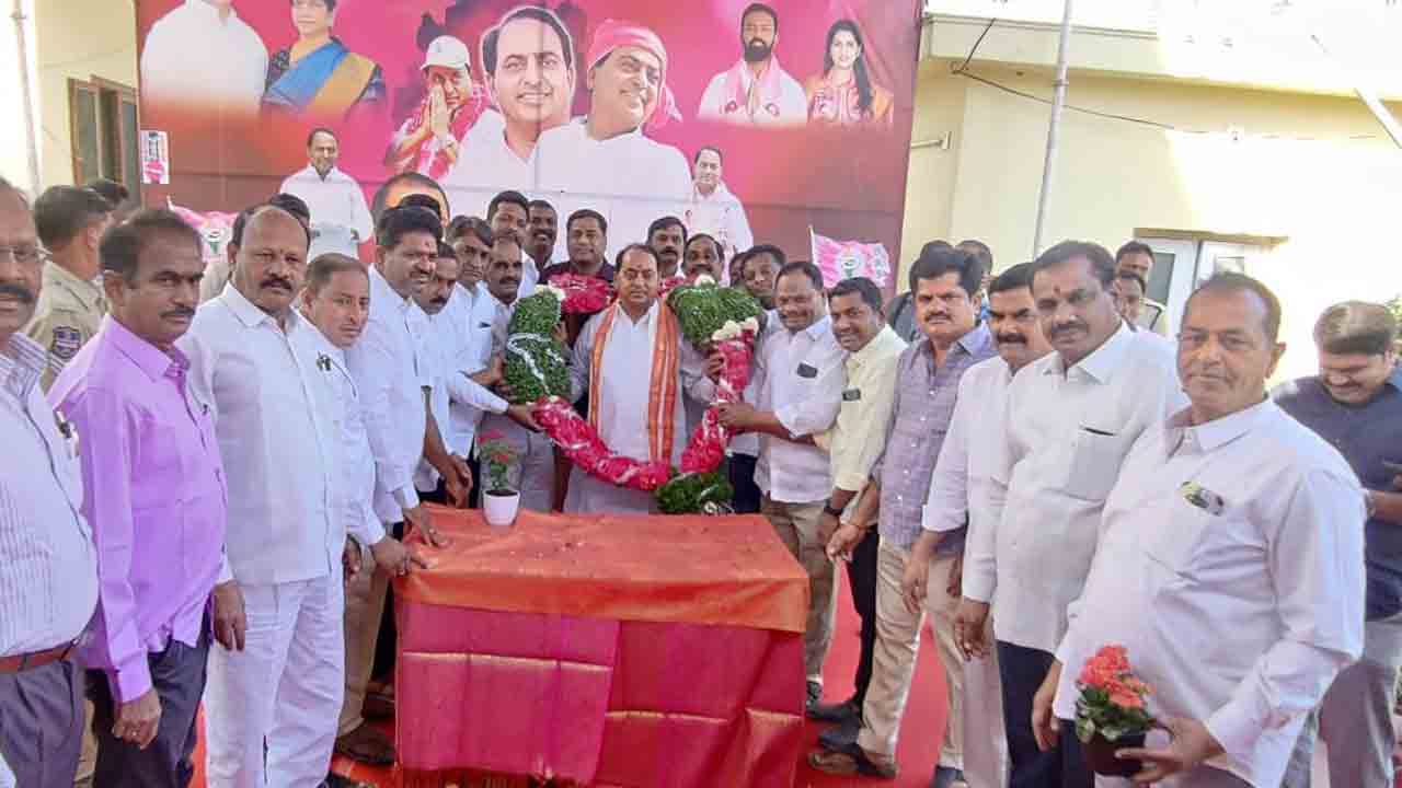 వెల్లువెత్తిన అభిమానం.. ఘనంగా మంత్రి అల్లోల జన్మదిన వేడుకలు