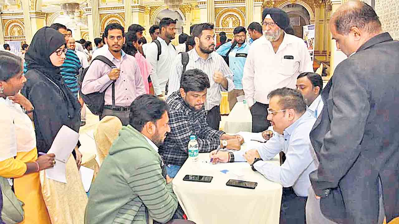 సిటీ జాబ్‌ ఫేర్‌కు విశేష స్పందన