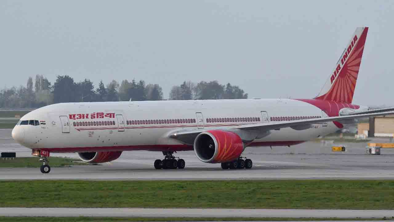 Air India Flight | ఎయిర్‌ విమానంలో సిగరేట్‌ తాగిన వ్యక్తికి జైలు శిక్ష విధించిన కోర్టు