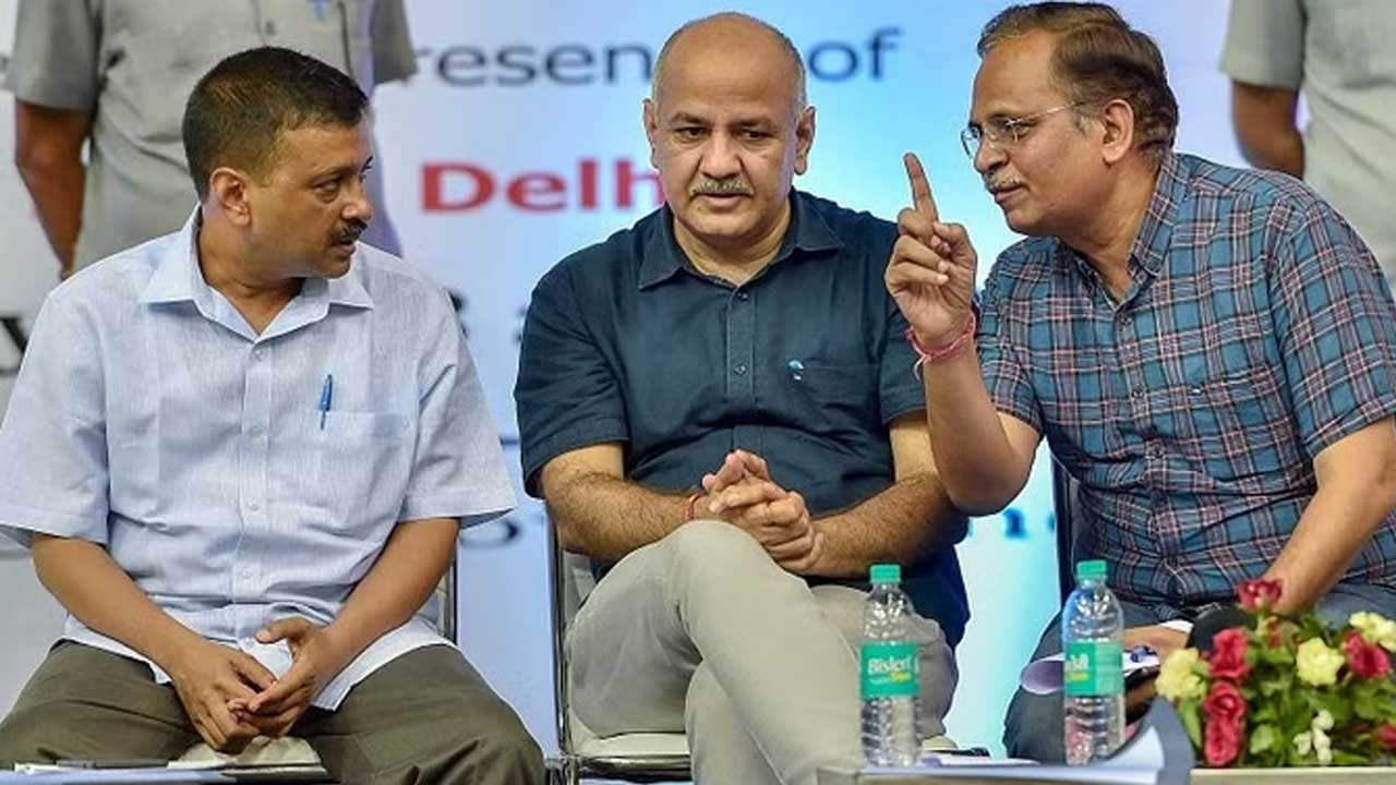 Manish Sisodia- Satyendar Jain | మంత్రి పదవులకు మనీష్‌ సిసోడియా, సత్యేందర్‌ జైన్‌ రాజీనామా.. ఆమోదించిన కేజ్రీవాల్‌