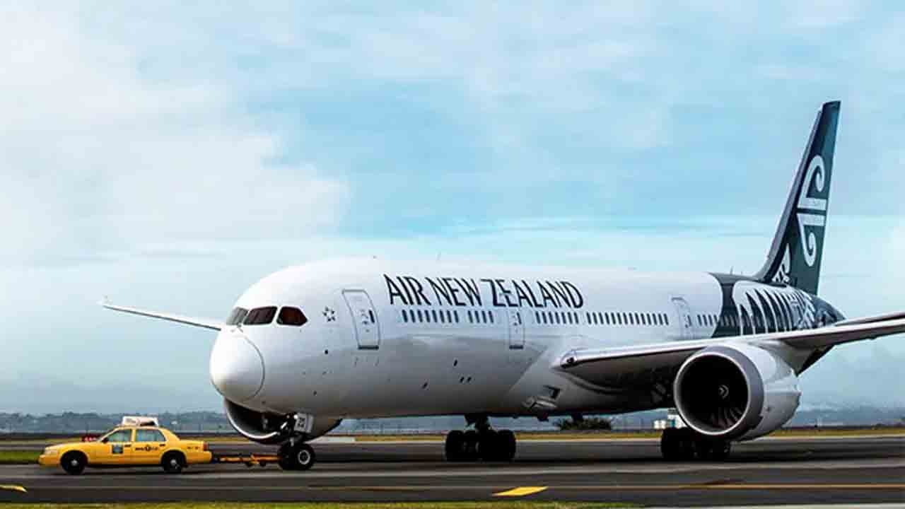 16 గంటల ప్రయాణం తర్వాత.. టేకాఫ్‌ అయిన చోటే తిరిగి ల్యాండ్‌ అయిన విమానం..!