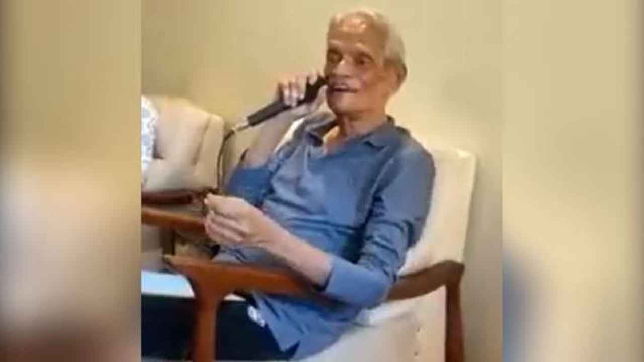 Rafi Song | పెద్దాయన నోట మహ్మద్‌ రఫీ పాట.. తన్మయత్వంలో ఓలలాడిన నెటిజెన్లు