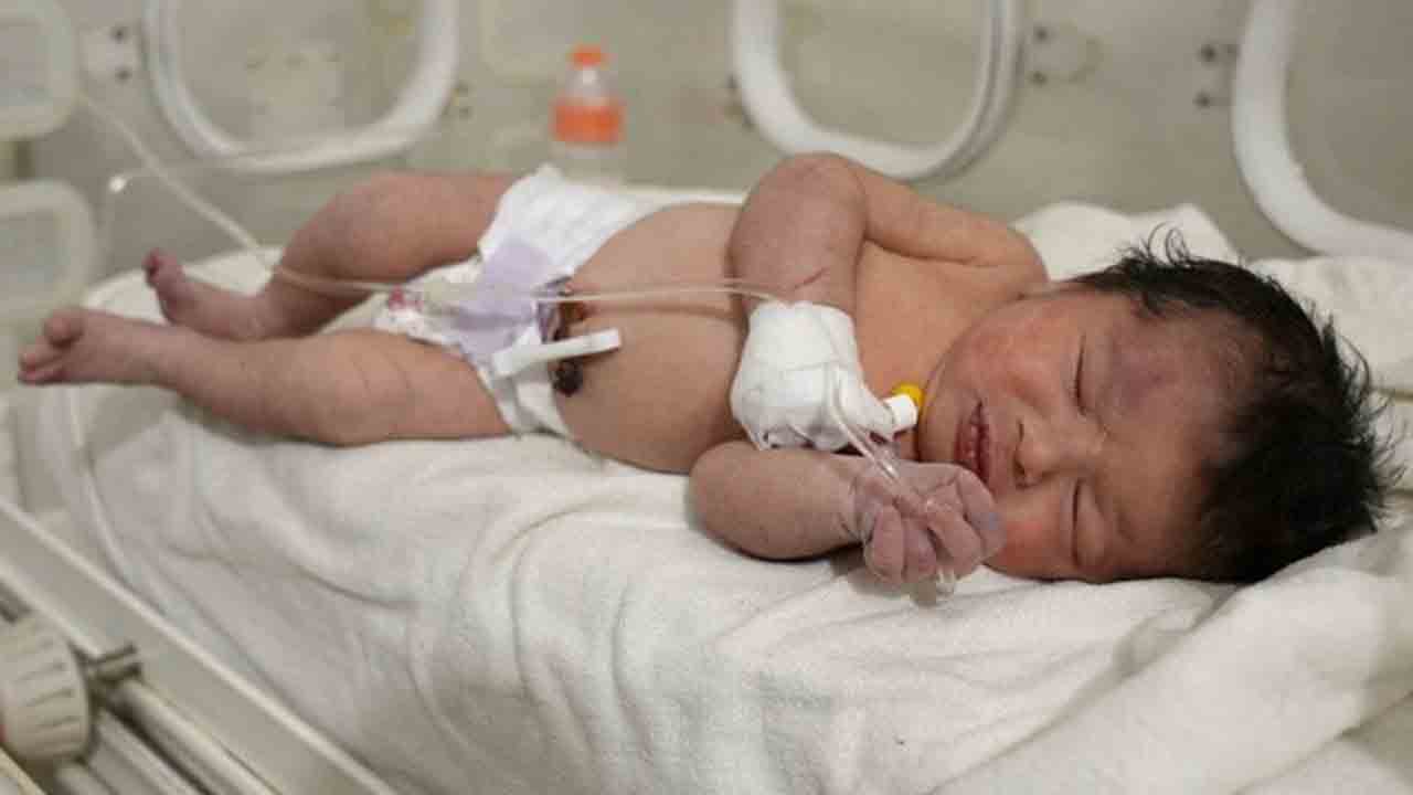 Turkey Earthquake | శిథిలాలకింద చిన్నారి జననం.. దత్తత తీసుకునేందుకు ముందుకొస్తున్న ప్రజలు..!