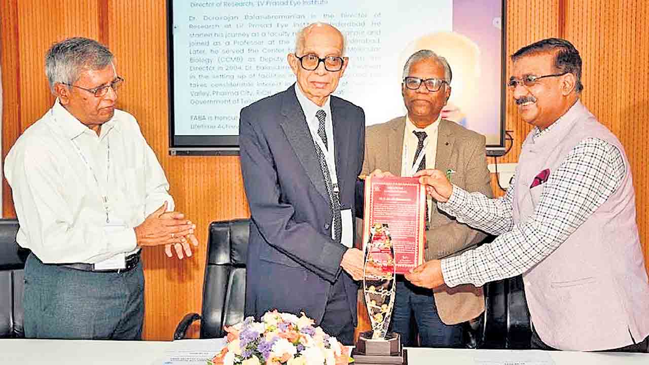 డాక్టర్‌ బాలసుబ్రహ్మణియన్‌కు జీనోమ్‌ వ్యాలీ లైఫ్‌ టైం అచీవ్‌మెంట్‌ అవార్డు