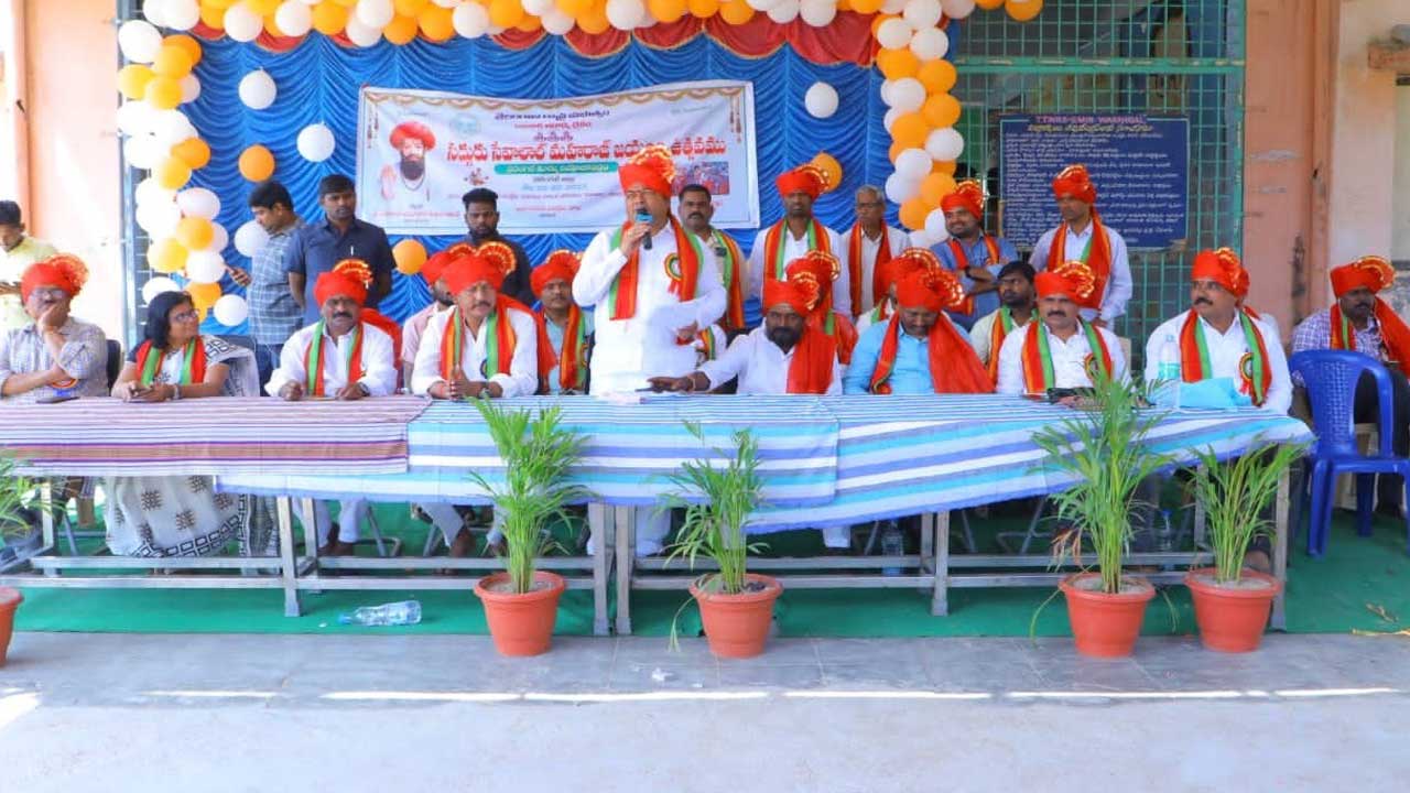 బంజారాల అభ్యున్నతికి కృషి