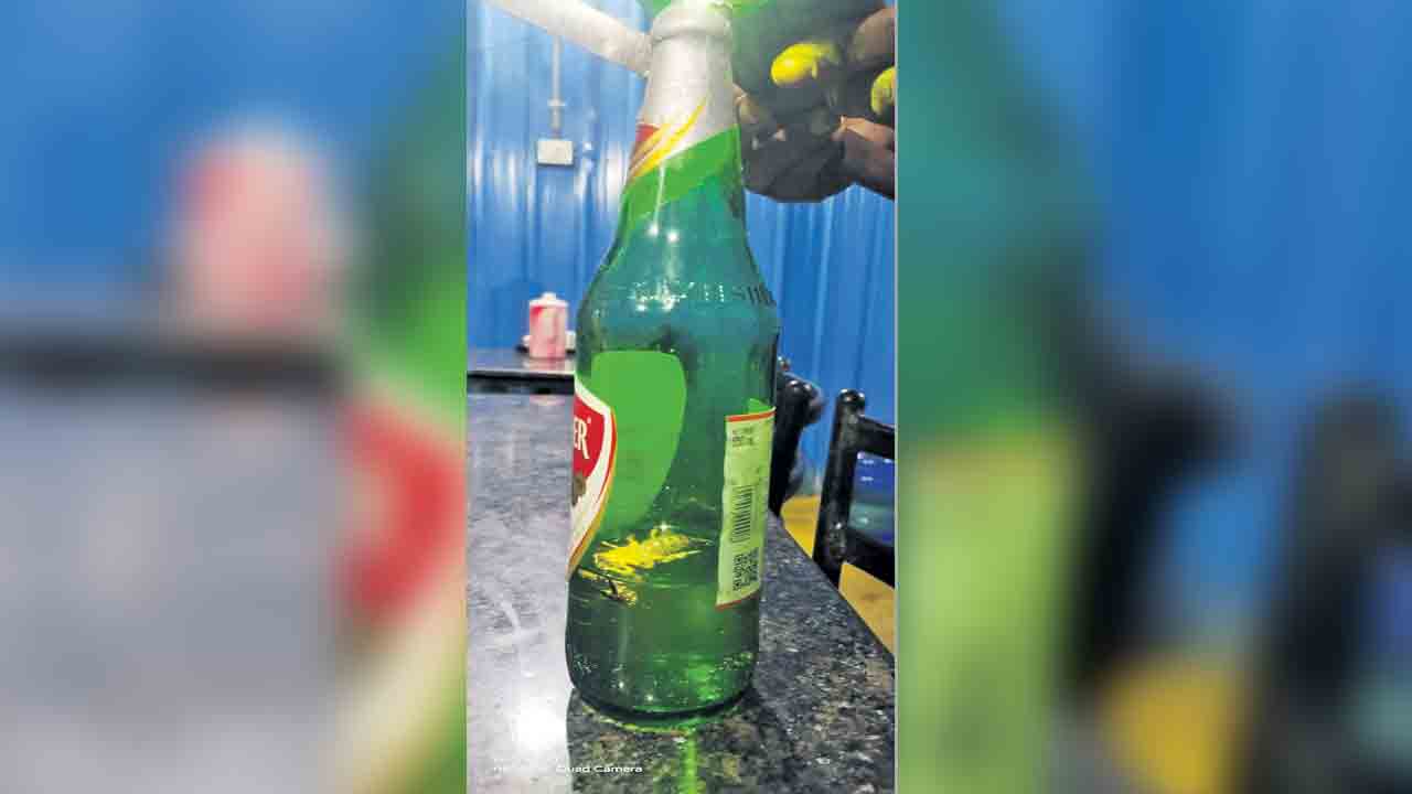 beer | బీరుపై రూ.10 అదనంగా వసూలు.. మద్యం విక్రేతకు జైలు, షాపు యజమానికి జరిమానా