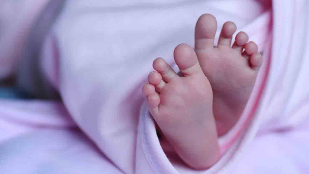 అమానవీయం.. ఏడాది బాలుడిని నేలకేసి కొట్టి, పళ్లు విరగ్గొట్టి చంపిన మంత్రగాడు..!