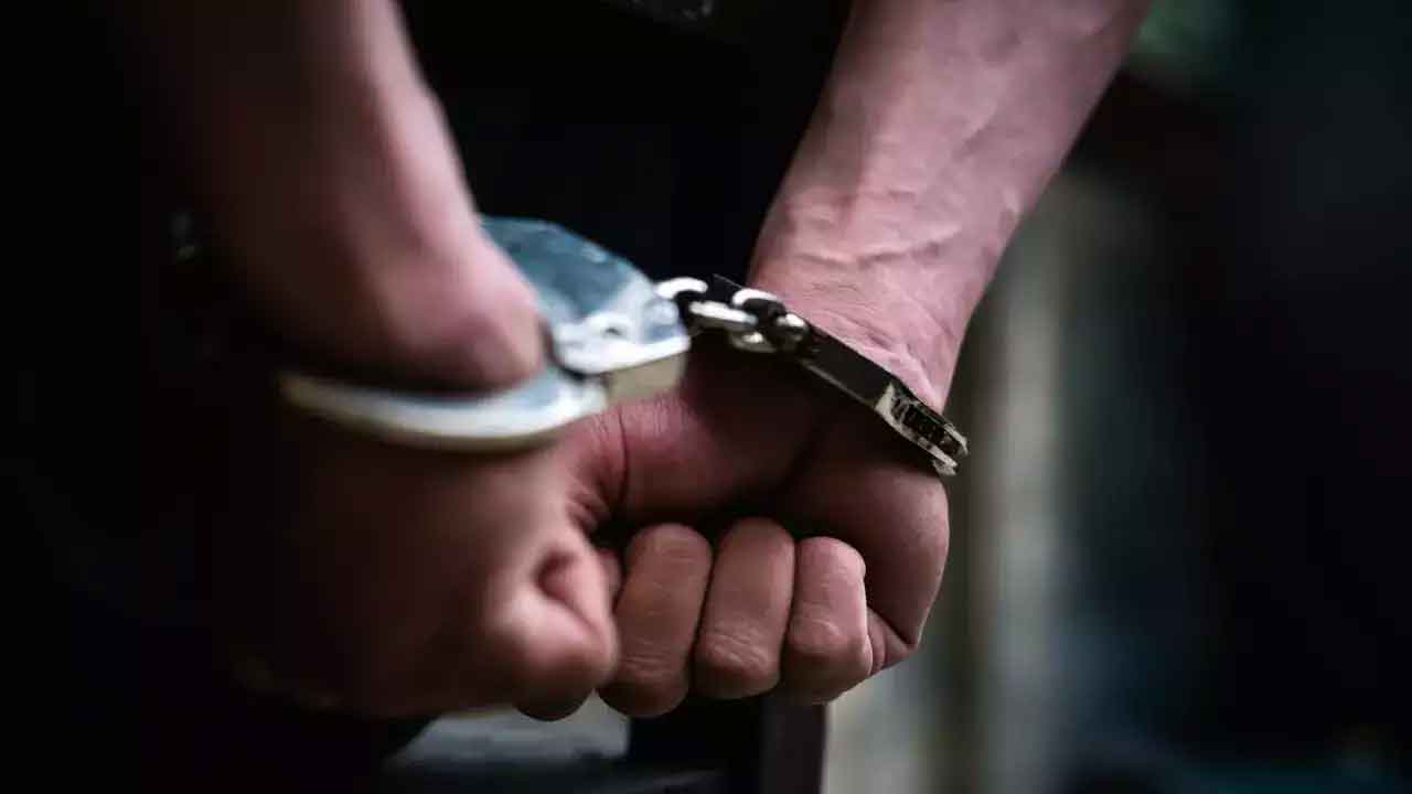 Insta Reels | వ్యూస్‌ పెంచుకునేందుకు అడ్డదారిలో రీల్స్.. ఇద్దరు యువకుల అరెస్ట్‌