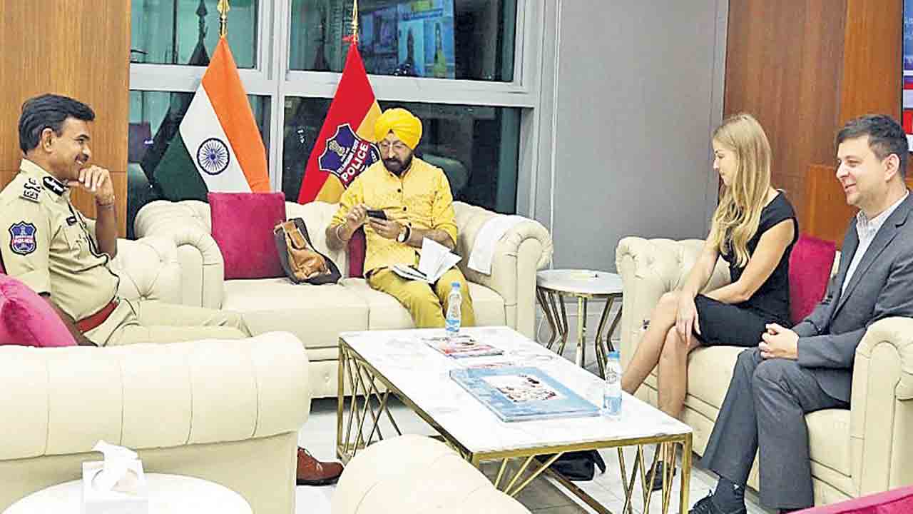 టీఎస్‌పీ ఐసీసీసీని సందర్శించిన కెనడా ఉన్నతాధికారుల బృందం