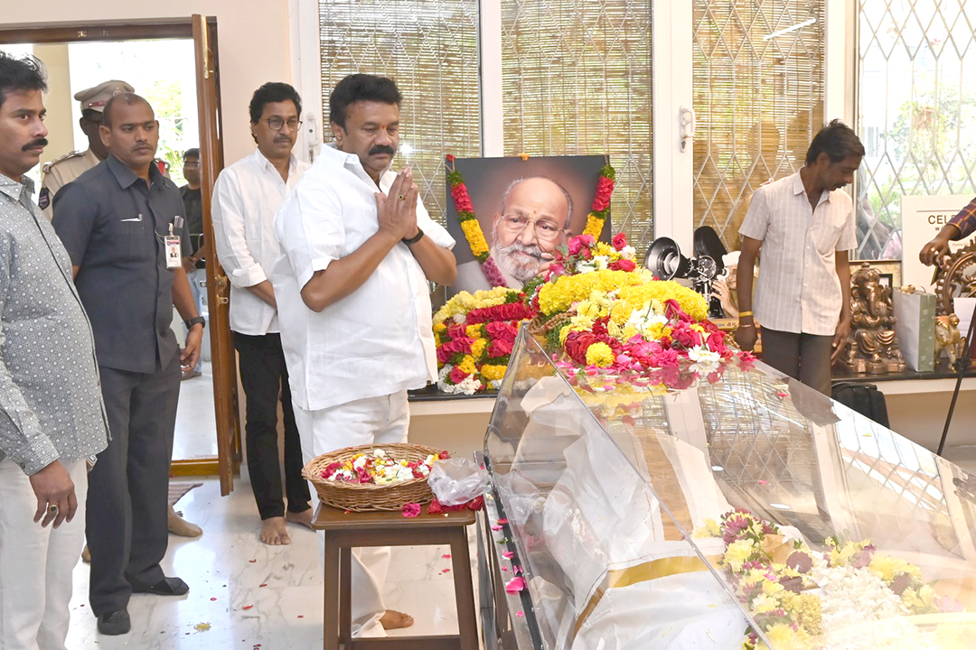 Celebs Pay Tribute to Legendary Director Viswanath