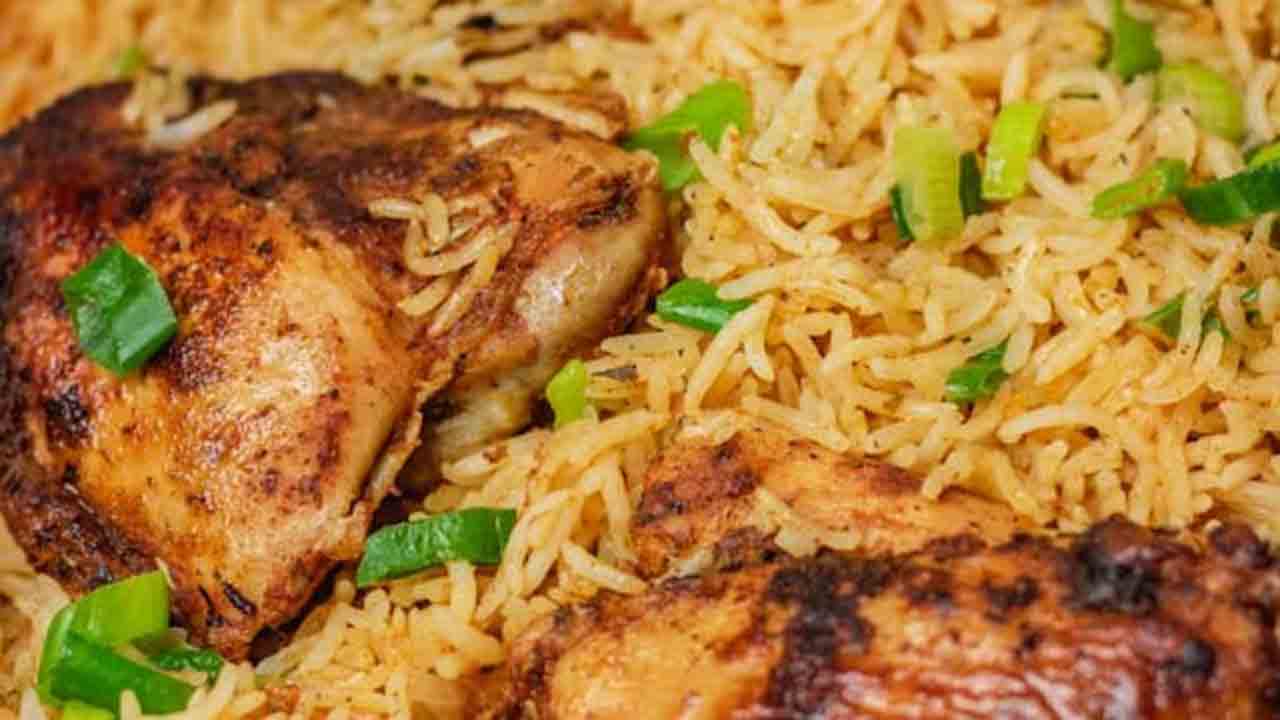 Woman dies of choking chicken | చికెన్‌ ముక్క గొంతులో ఇరుక్కుని.. ఊపిరాడక మహిళ   మృతి